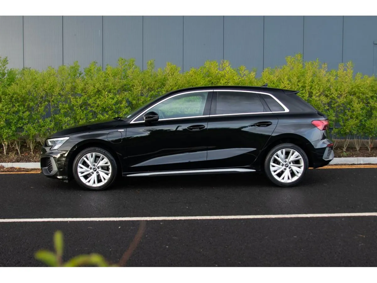 Audi A3 1.4tfsi S Line 40 204PS 5DR AU - Image 4