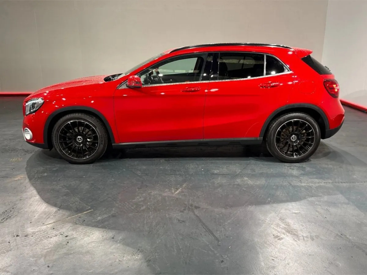 Mercedes-Benz GLA 1.6 AUTOMATIC - BLACK ALLOYS - M - Image 6