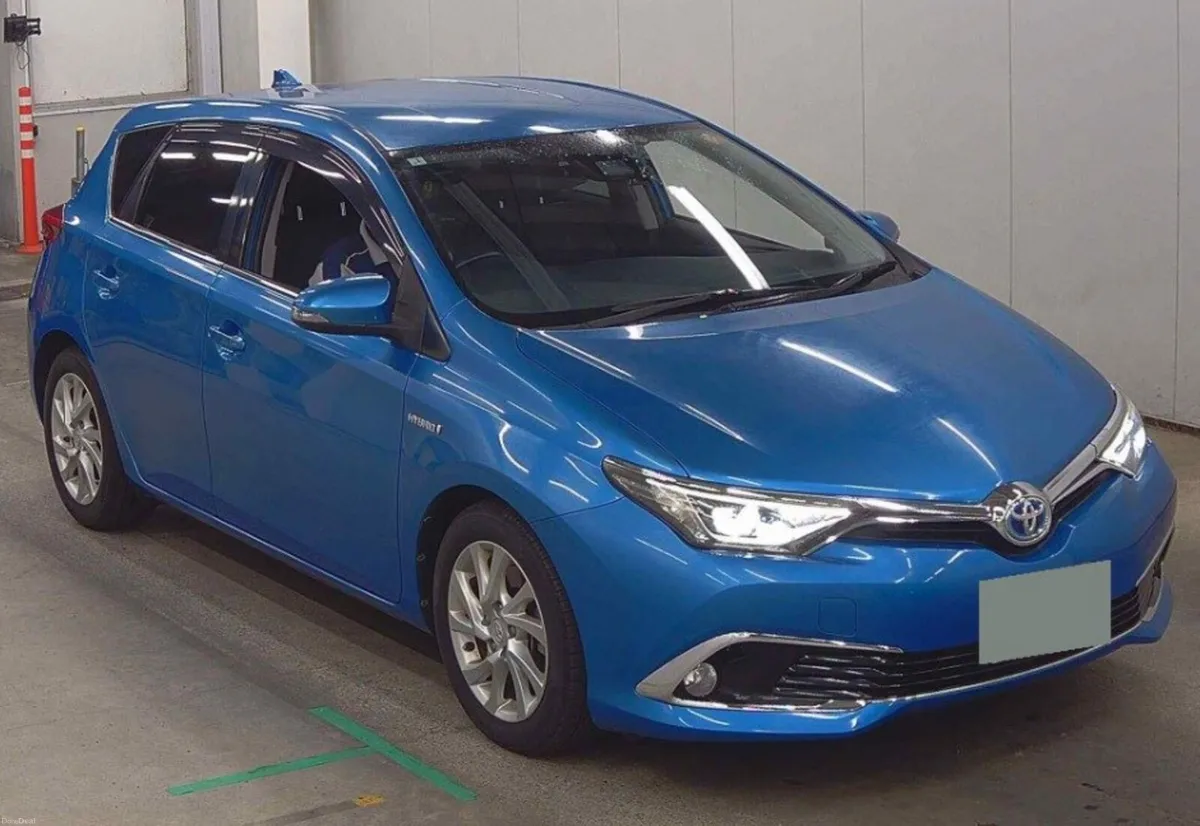 2017 Toyota Auris Hybrid - Image 1
