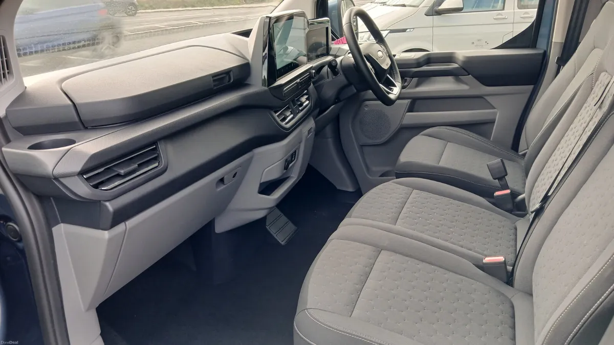 251 TOURNEO LWB PETROL ELECTRIC HYBRID 9 SEATS - Image 5