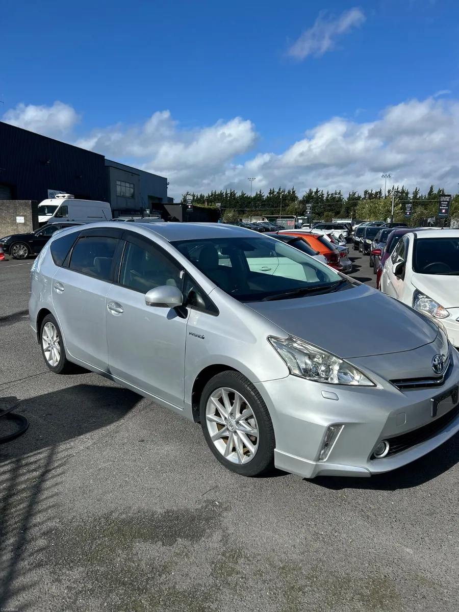 Toyota Prius 7 Seater hybrid - Image 2
