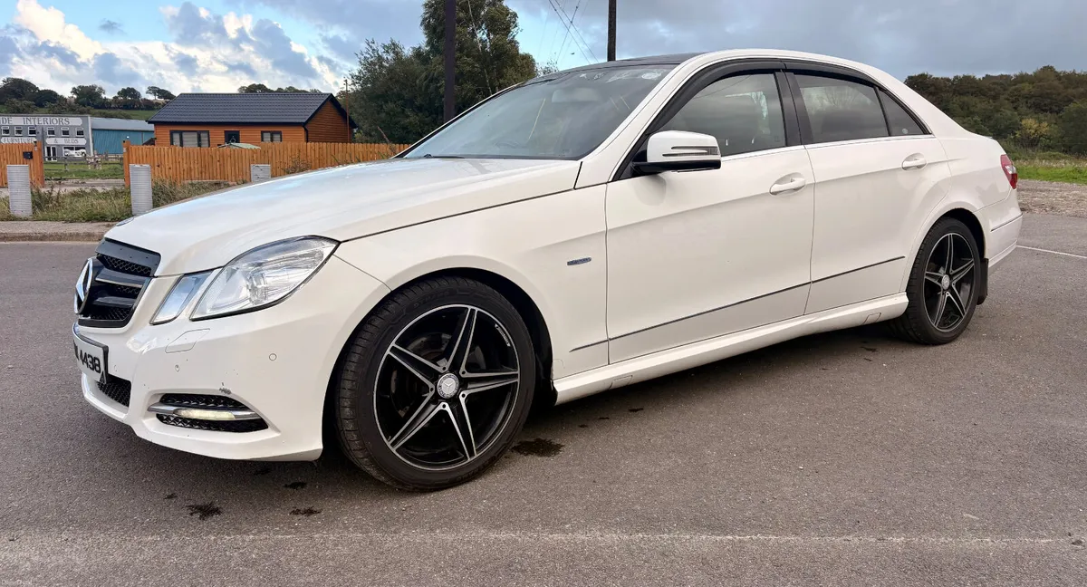 Mercedes-Benz E-Class 220 2012 Auto - Image 5