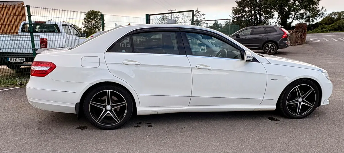 Mercedes-Benz E-Class 220 2012 Auto - Image 6