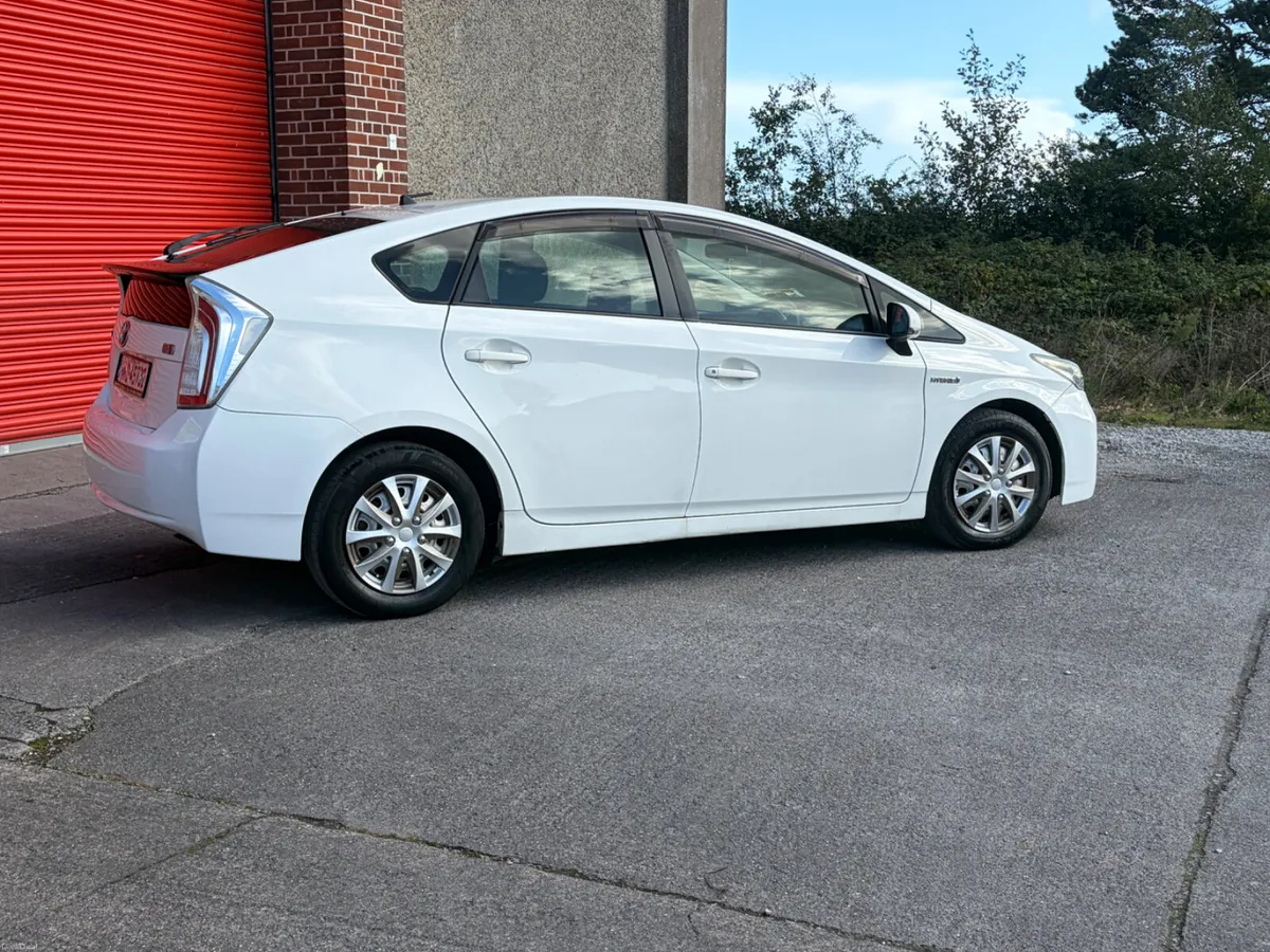 Toyota Prius 2014 petrol hybrid auto - Image 5
