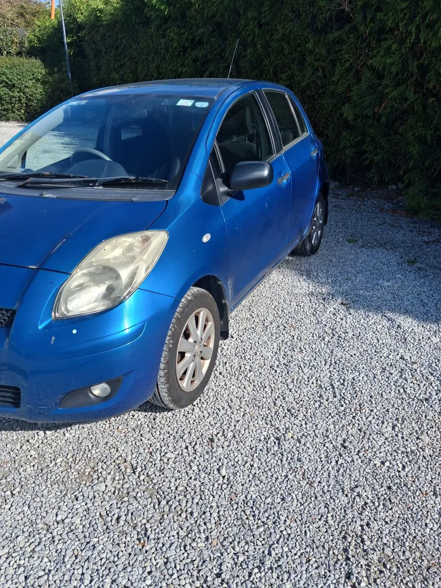 Toyota Yaris 2011 - Image 3
