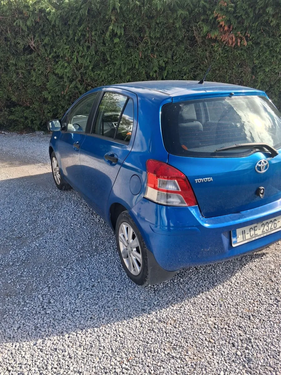 Toyota Yaris 2011 - Image 4