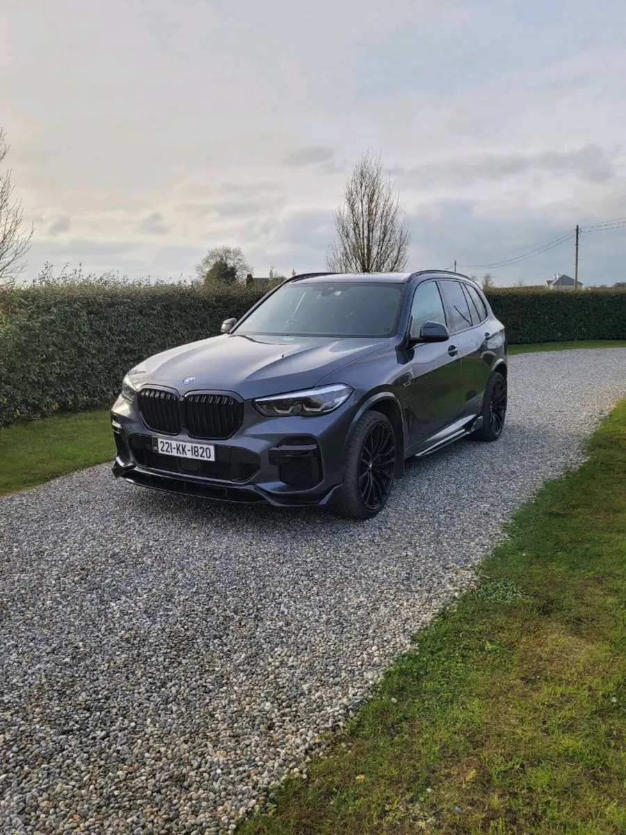 BMW X5 45e - Image 1