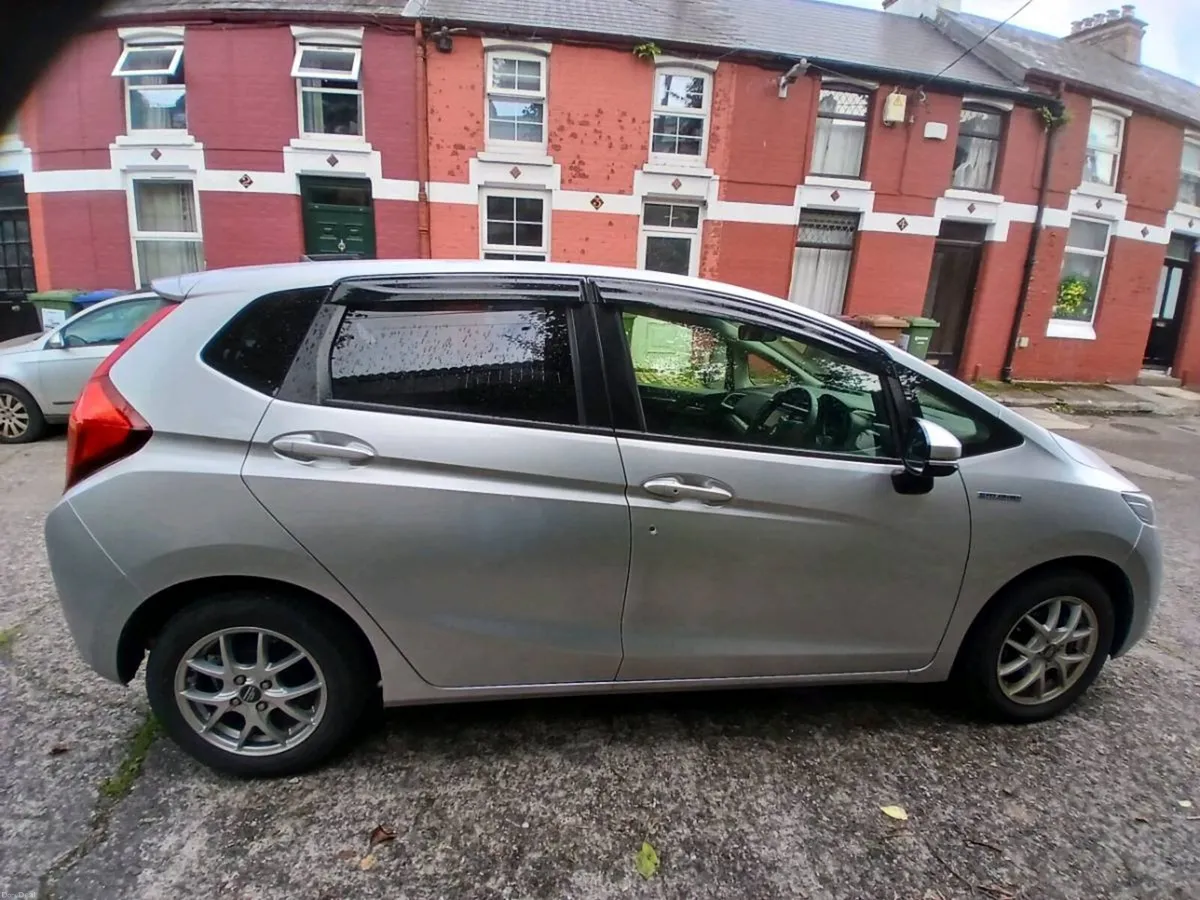 Honda Fit Hybrid 2015 - Image 6