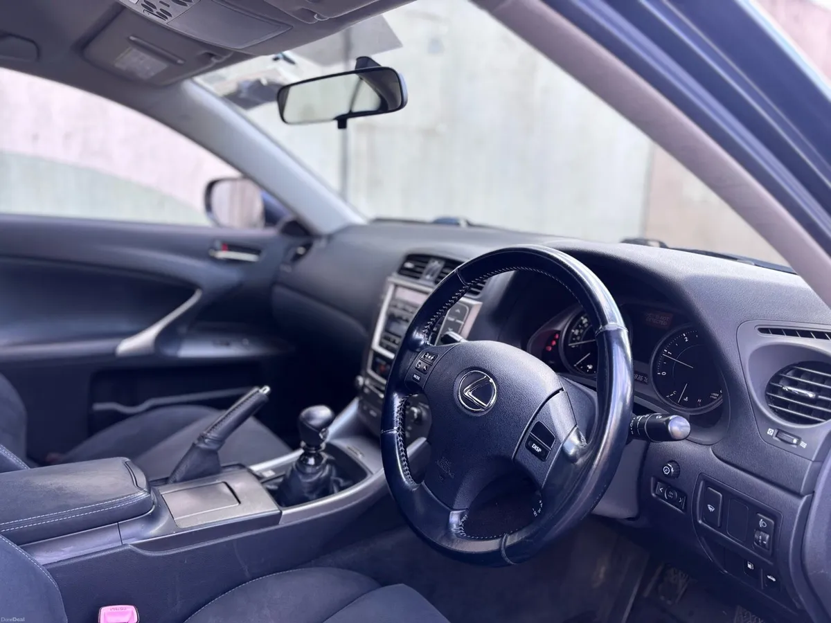 Lexus is220d - Image 3