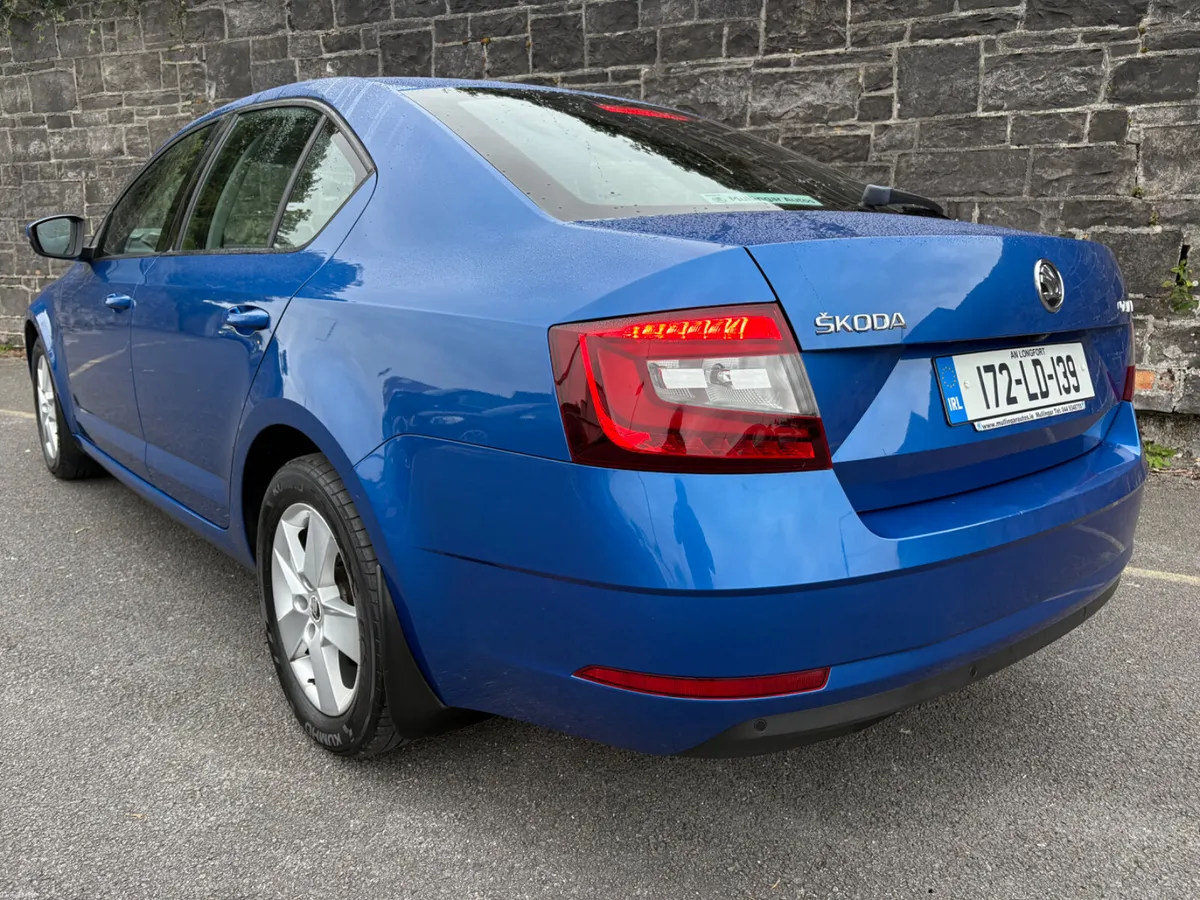 172 Skoda Octavia FSH! Beautiful condition! - Image 2