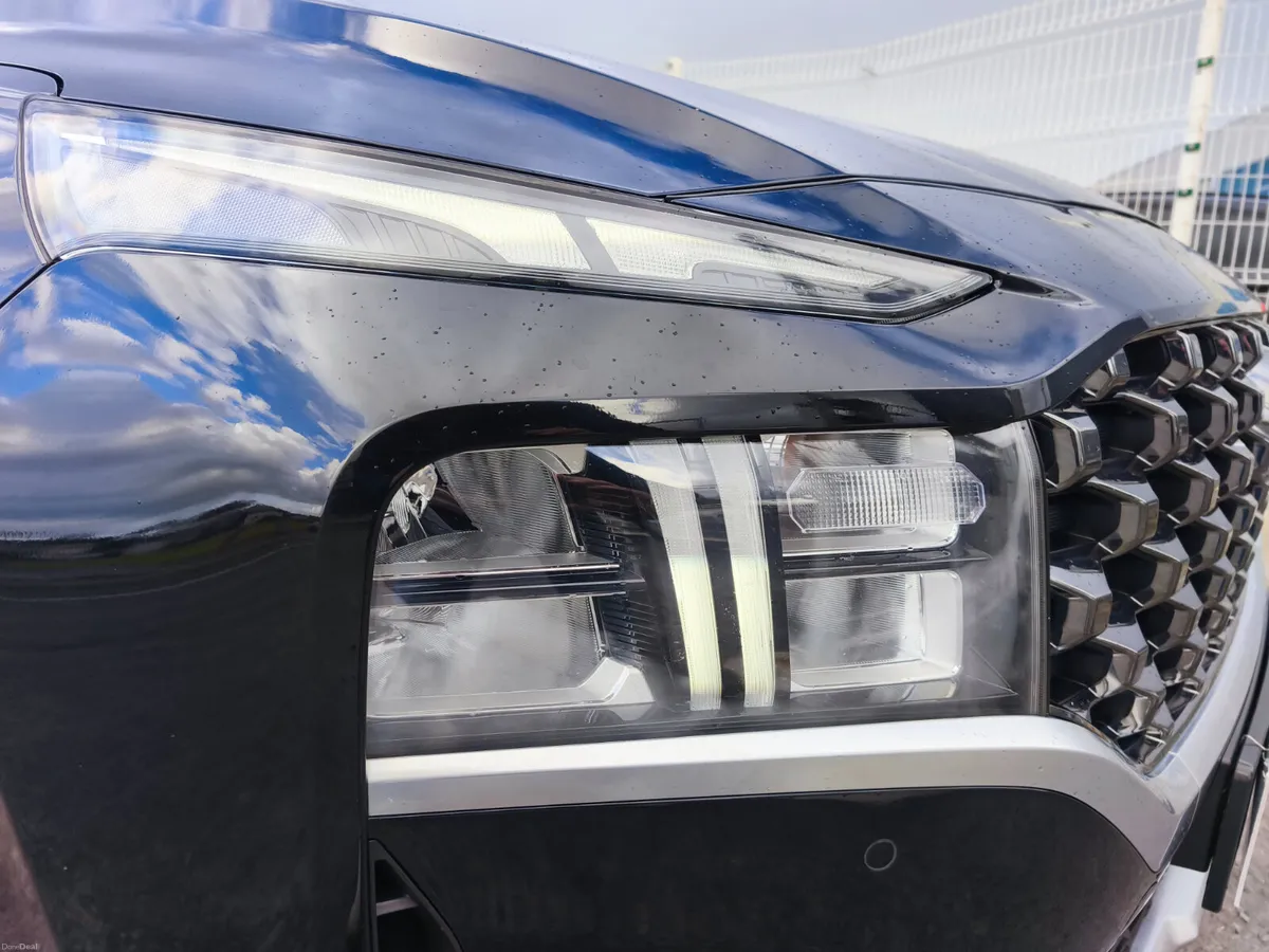 Hyundai Santa Fe 2022 1.6 PHEV 4WD Executive Plus - Image 6