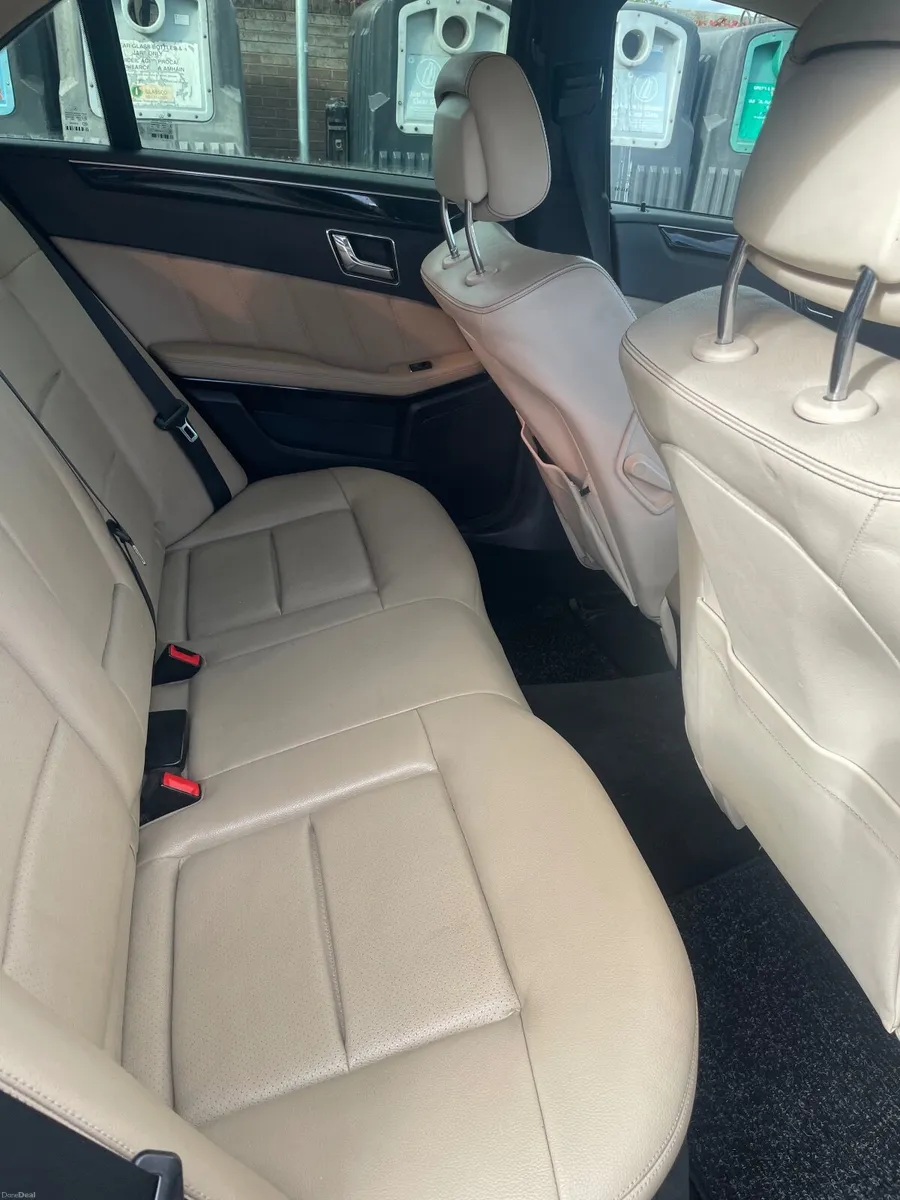 Mercedes-Benz E-Class 2010 - Image 2