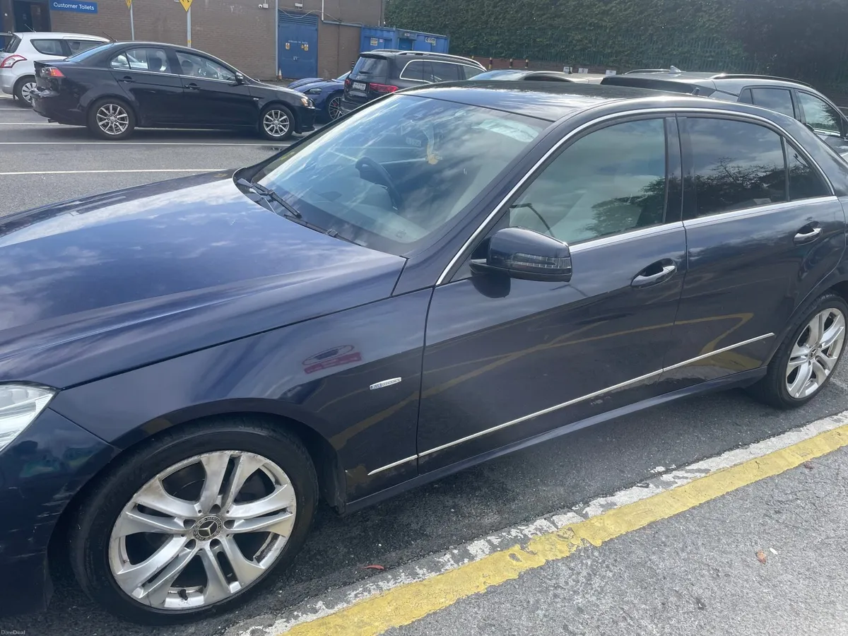Mercedes-Benz E-Class 2010 - Image 4
