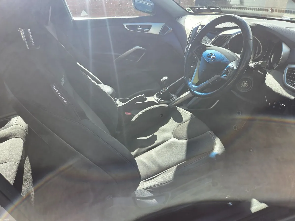 Hyundai Veloster 2013 - Image 2
