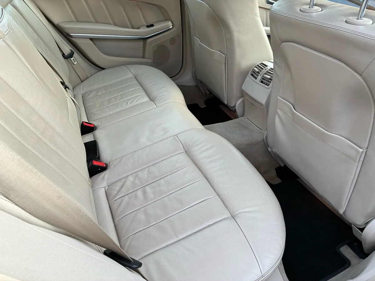 Mercedes E Class 2015 7 seater - Image 6