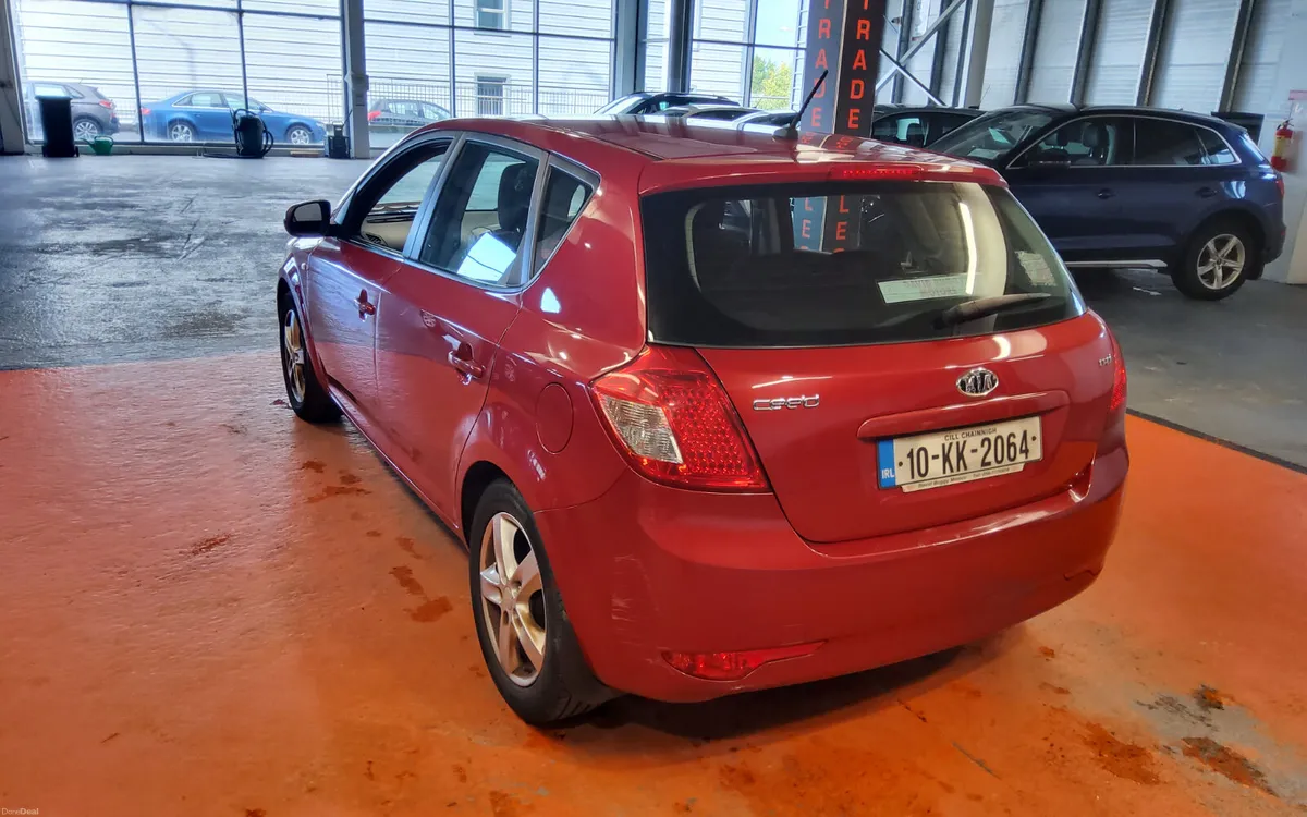 Kia Ceed 2010 - Image 5