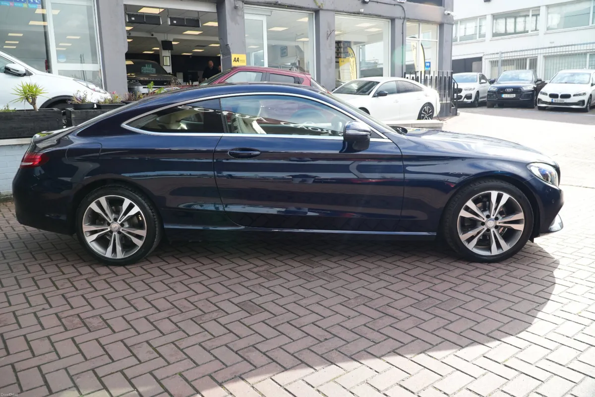 Mercedes-Benz C-Class 2017 - Image 3