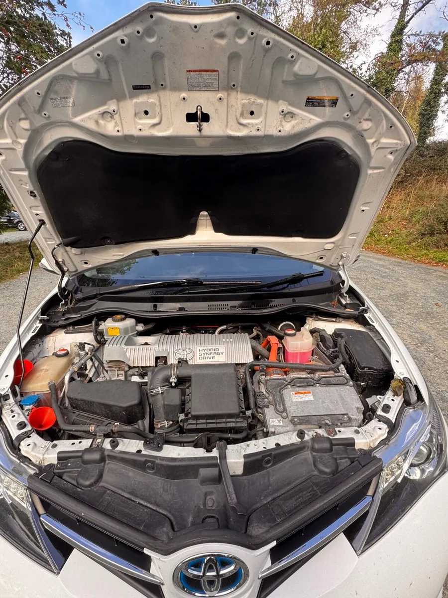 Toyota Auris 2015 - Image 3