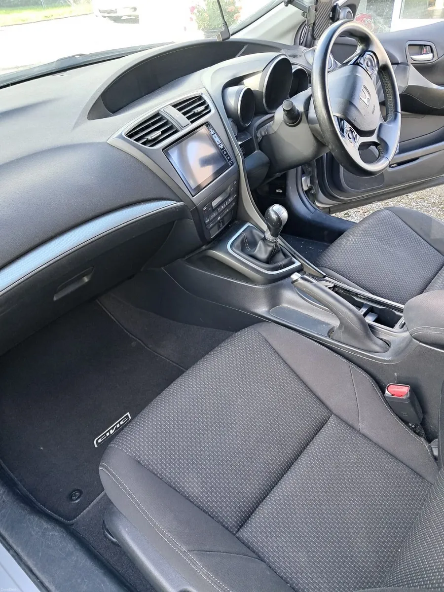 Honda Civic 2017 - Image 5