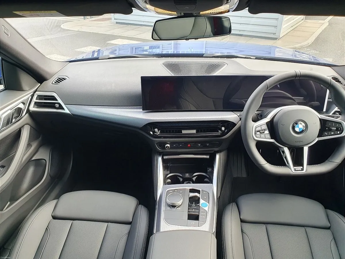 BMW i4 eDrive35 M Sport - Image 4