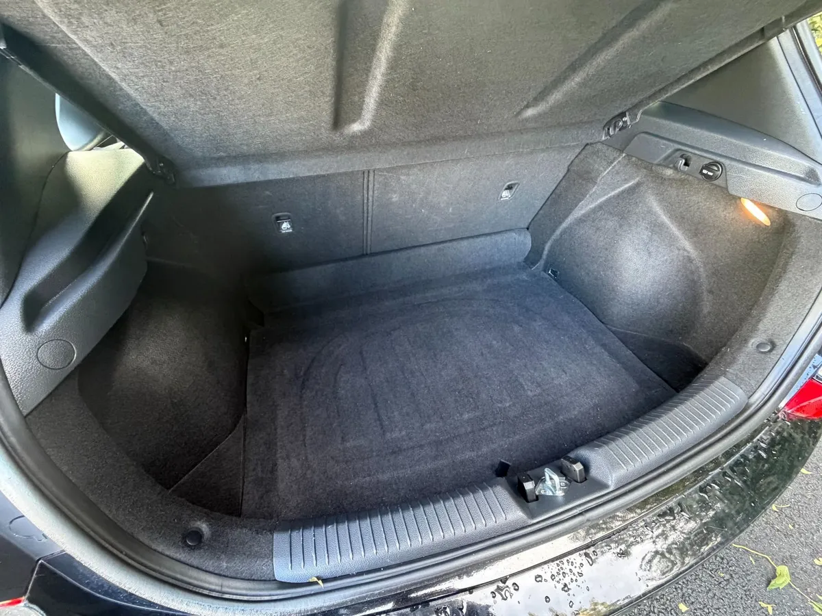 2017 Hyundai i30 1.6 Diesel Deluxe - Image 4