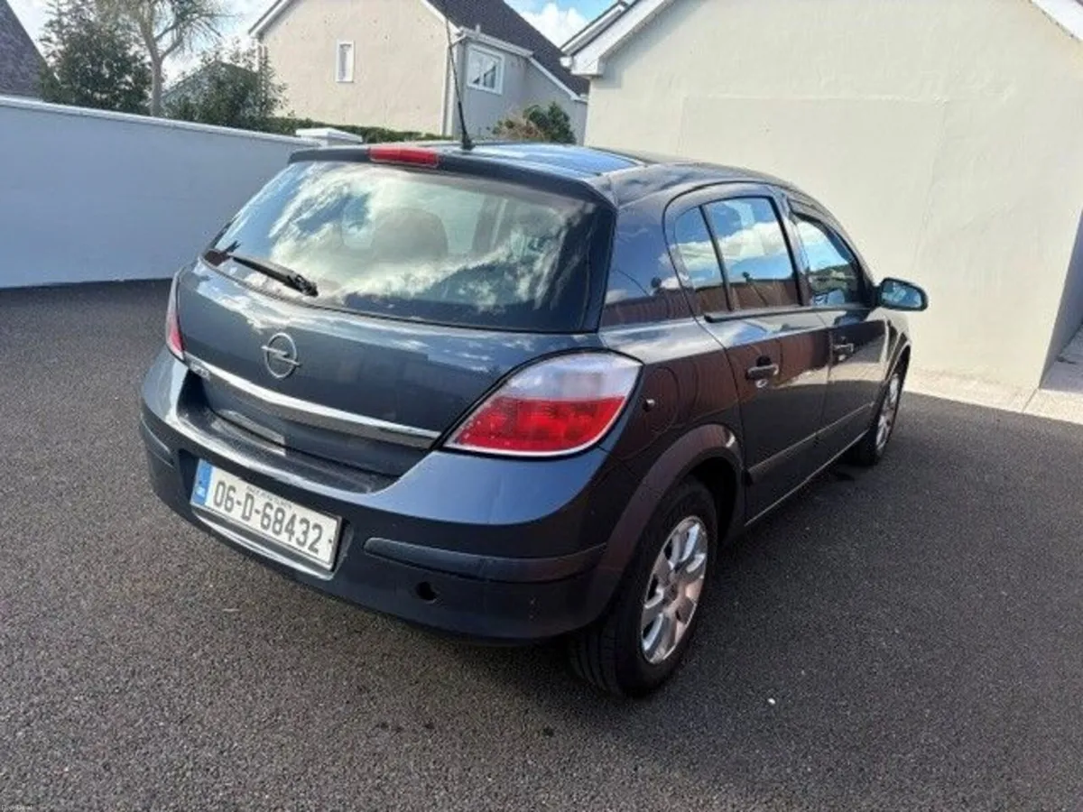 Opel Astra 2006 - Image 1