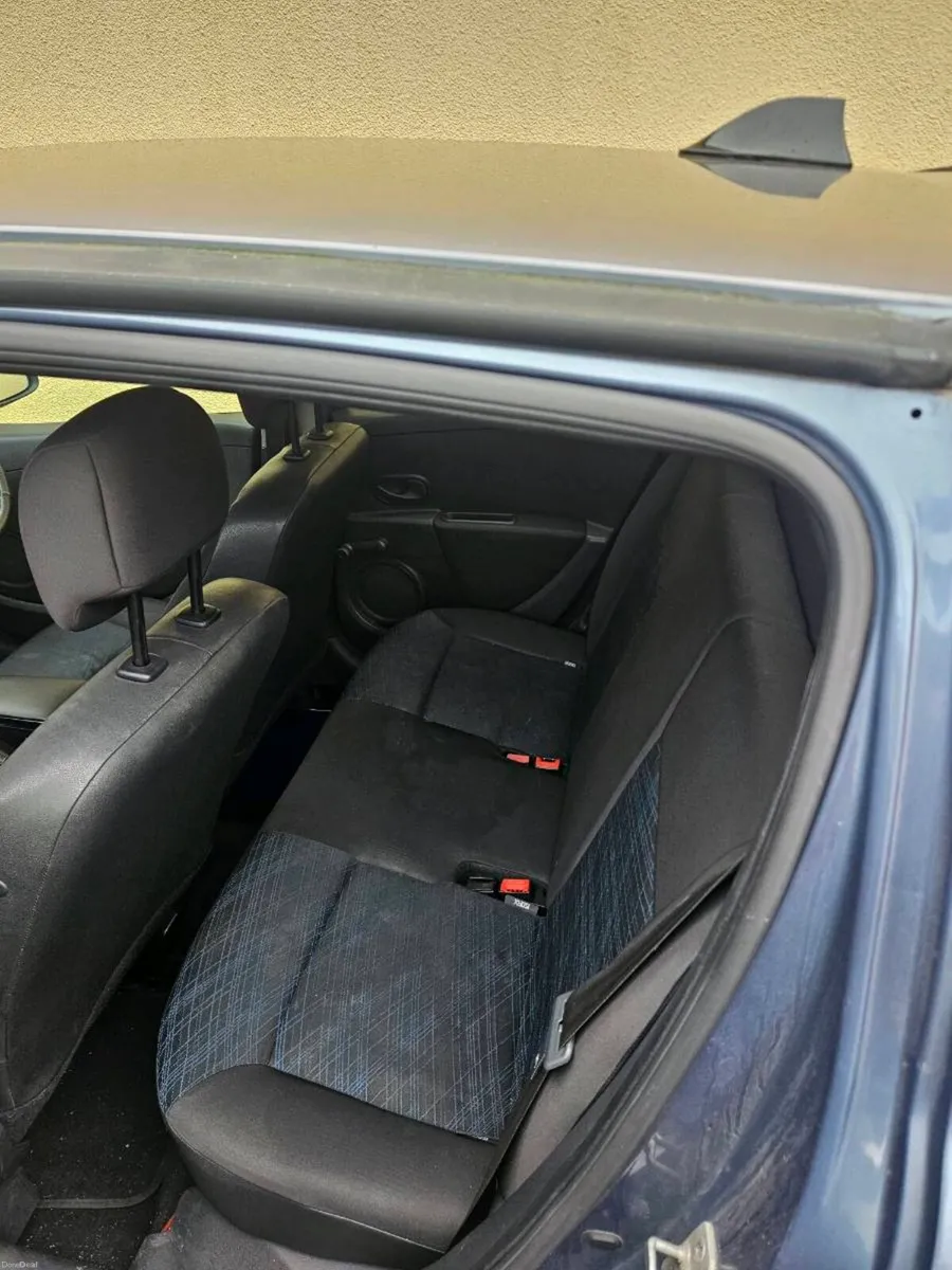 Renault Clio 1.2 16V 2009 - Image 3