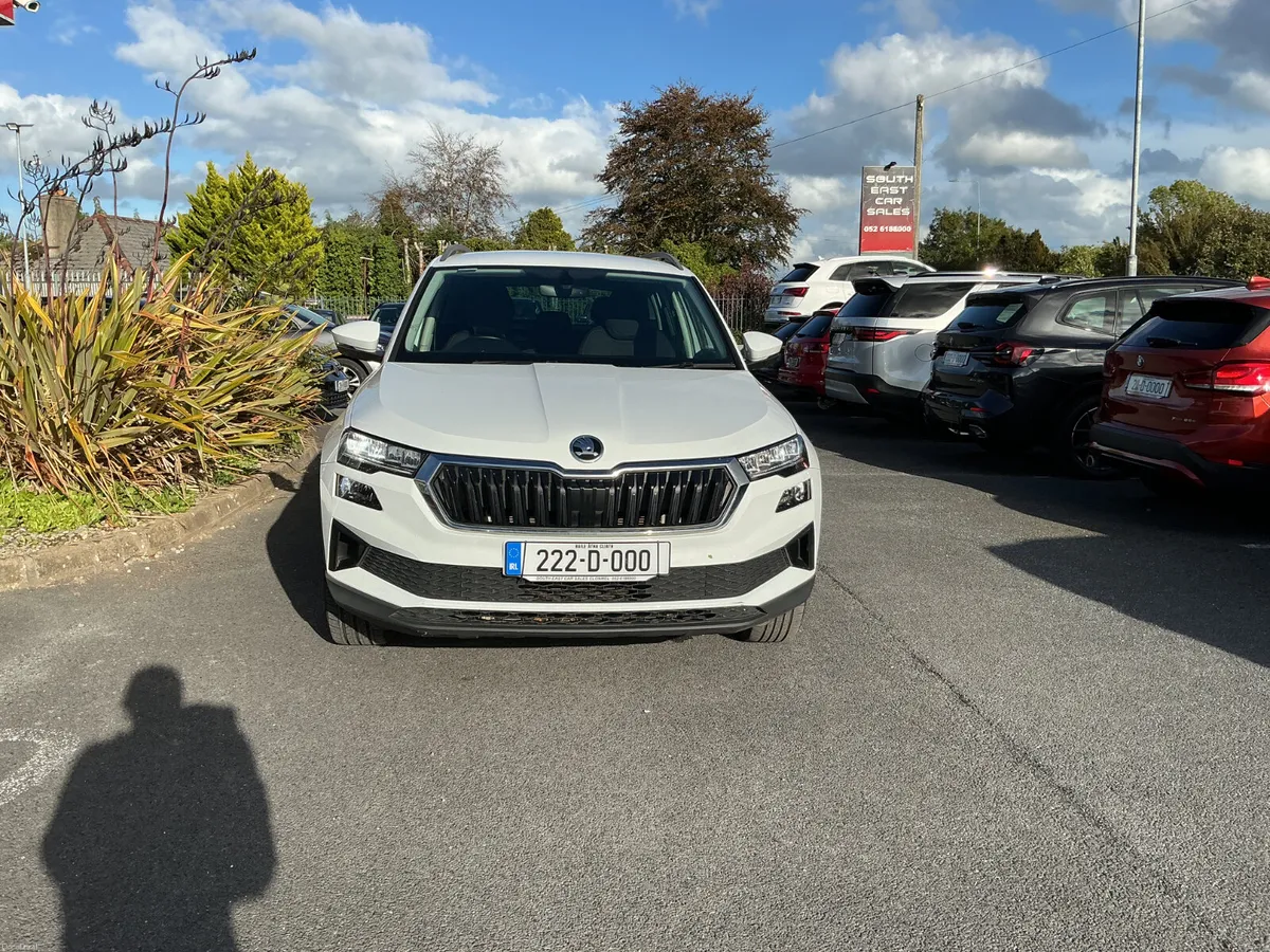 2022 SKODA KAROQ SE DRIVE TDI SCR MANUAL DIESEL ES - Image 5
