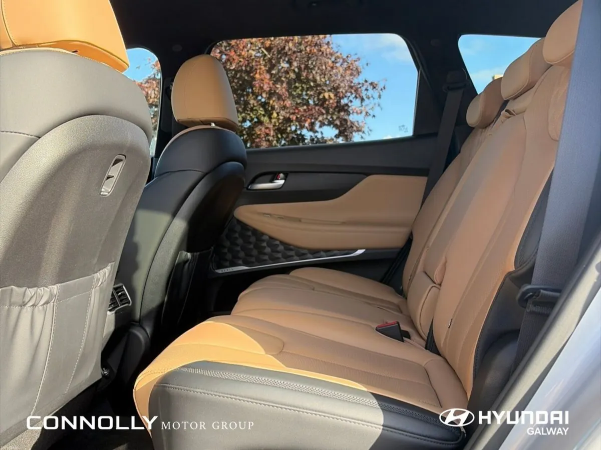 Hyundai Santa Fe 1.6 PHEV 4WD Executive Plus Auto - Image 6