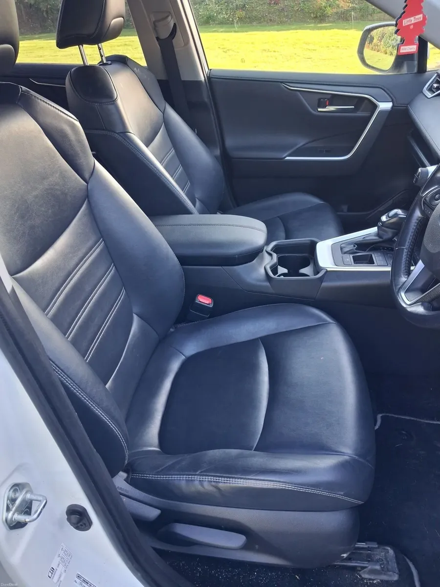 Toyota RAV4 Sol 2019 - Image 2