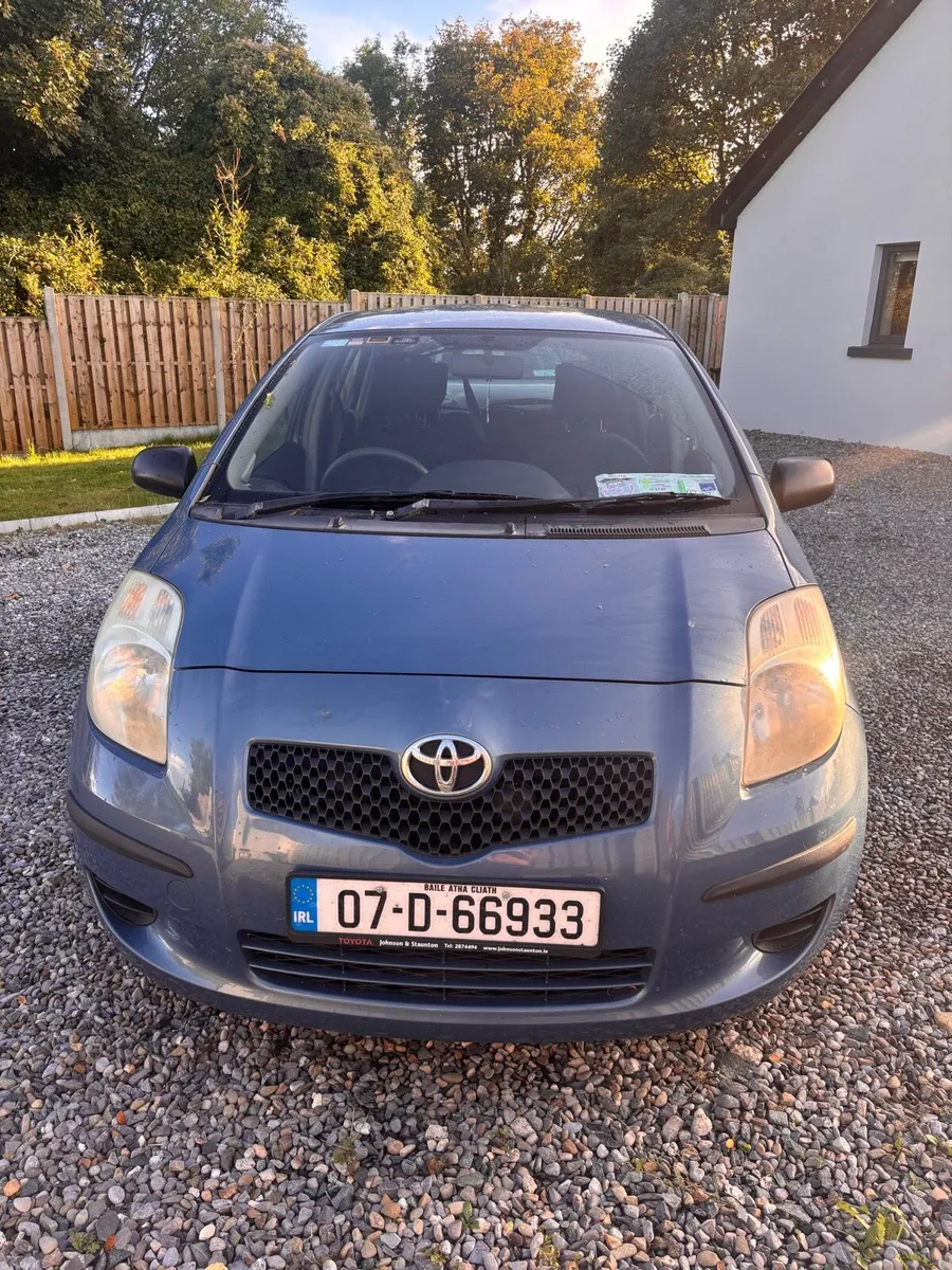 Toyota Yaris 1.0L 2007 (180,000km) - Image 1