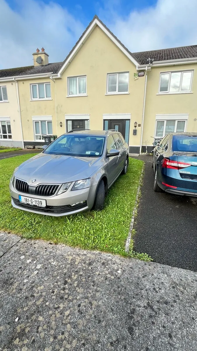 Skoda Octavia 2018, 1.6D Estate - Image 2