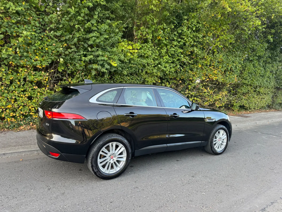 Jaguar F Pace low mileage automatic glass roof - Image 3
