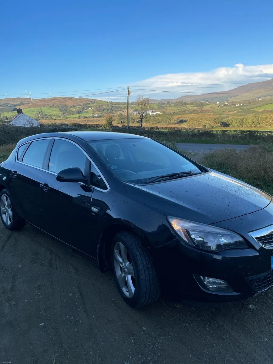 Vauxhall/ Opel Astra 1,4 2012 - Image 1