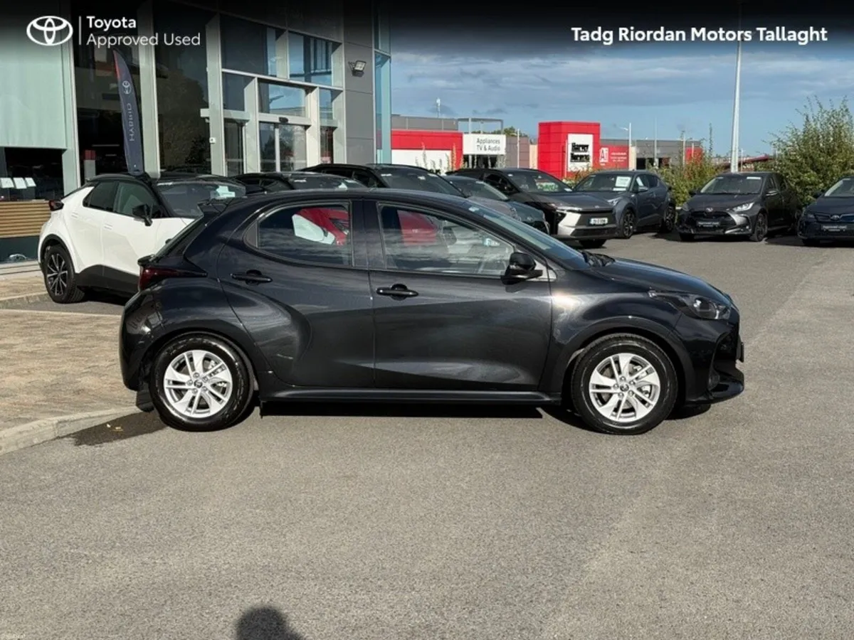 Toyota Yaris HEV Luna *** SAVE €3500 ON THIS 261 Y - Image 3