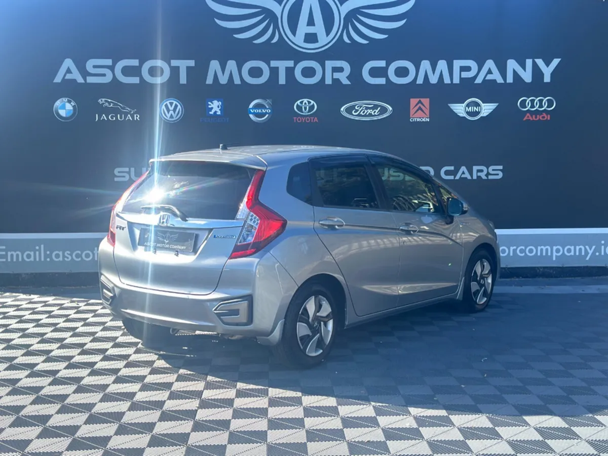 Honda Fit 1.5 Petrol Hybrid, Automatic - Image 6