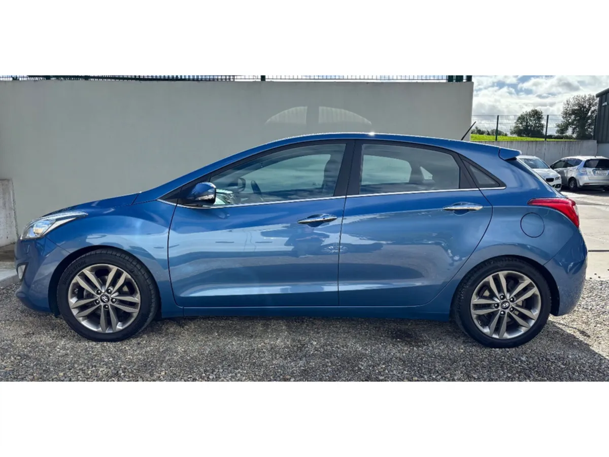 Hyundai i30 PREMIUM BLUE DRIVE CR CRDI - Image 4