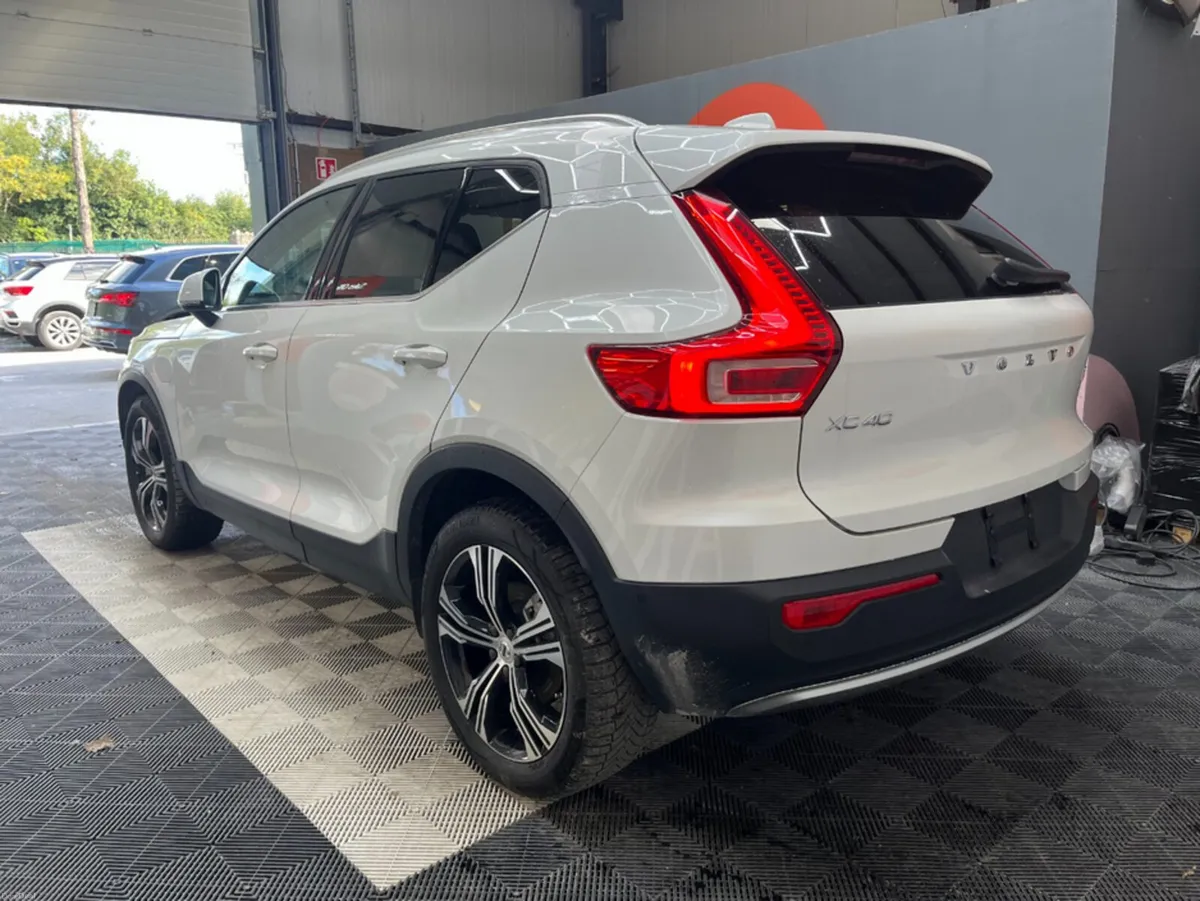Volvo XC40 2022 VOLVO Xc40 RECHARGE PLUG-IN HYBRID - Image 5