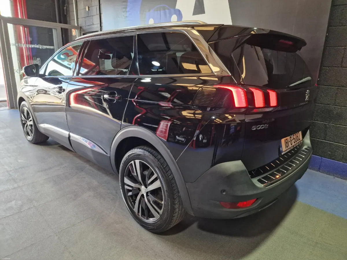 Peugeot 5008 1.6 HDI **SAT NAV, REVERSING CAMERA, - Image 6