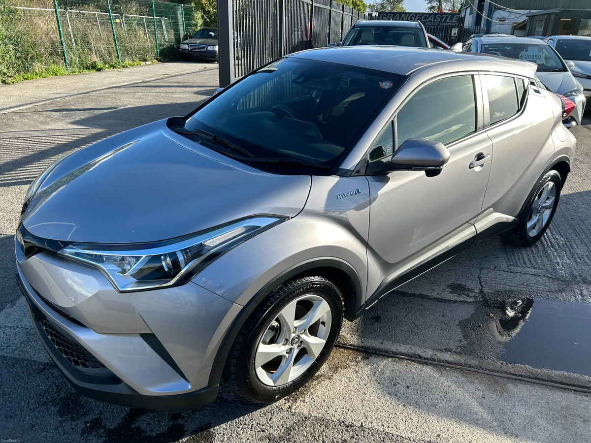 TOYOTA C-HR 2017, 1.8 HYBRID AUTO LOW KMS - Image 2