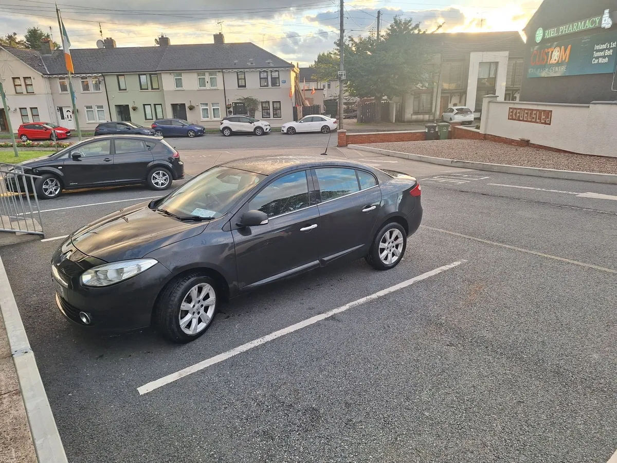 Renault Fluence 2011 LOW MILEAGE - Image 3