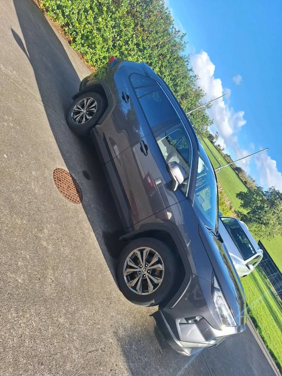 Toyota RAV4 - Image 1