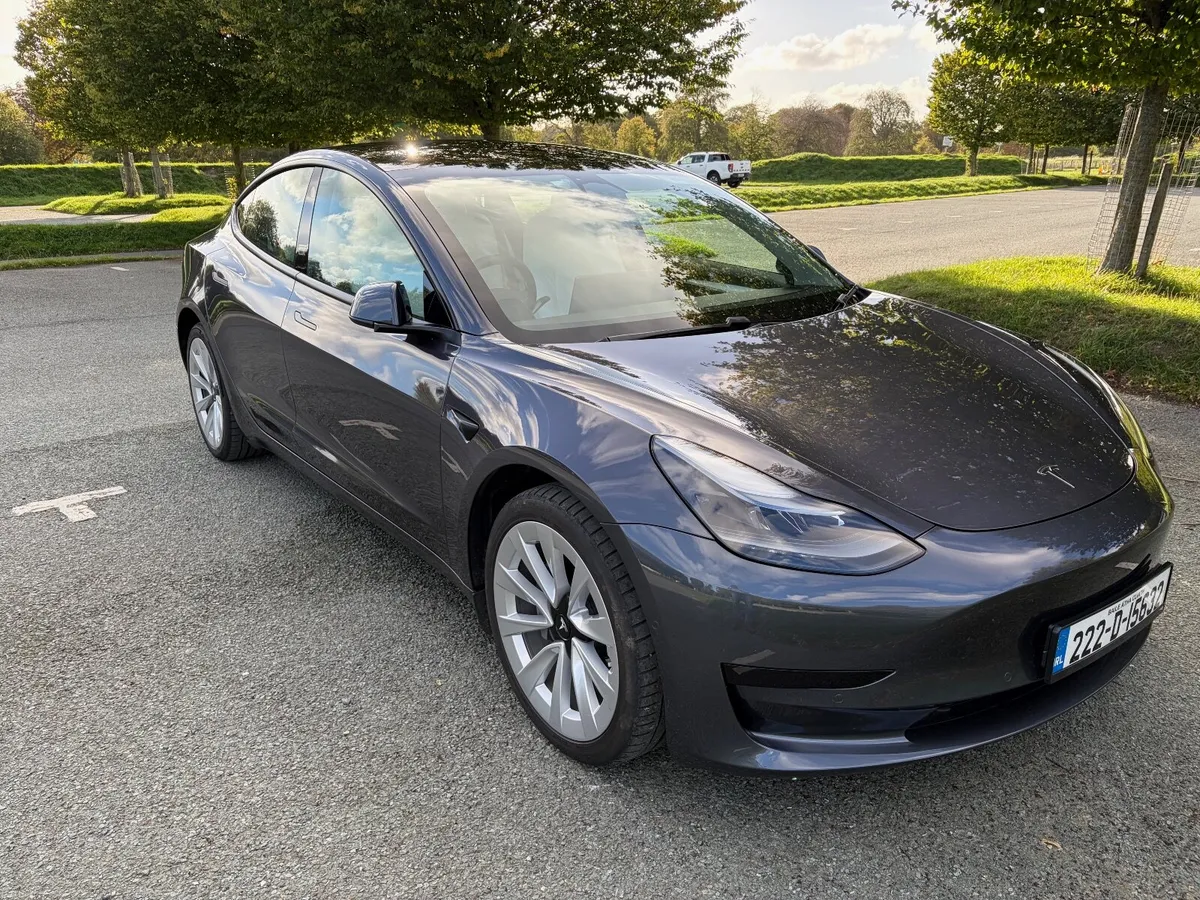 Tesla Model 3 2022 - Image 2