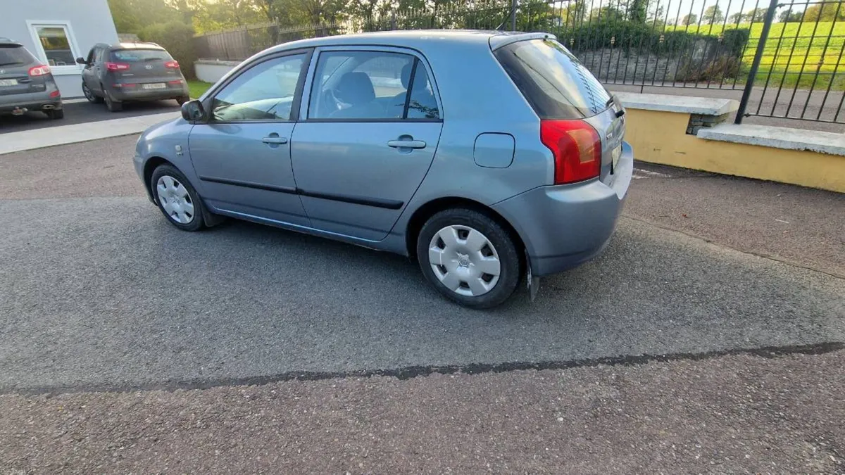 Toyota corolla - Image 2