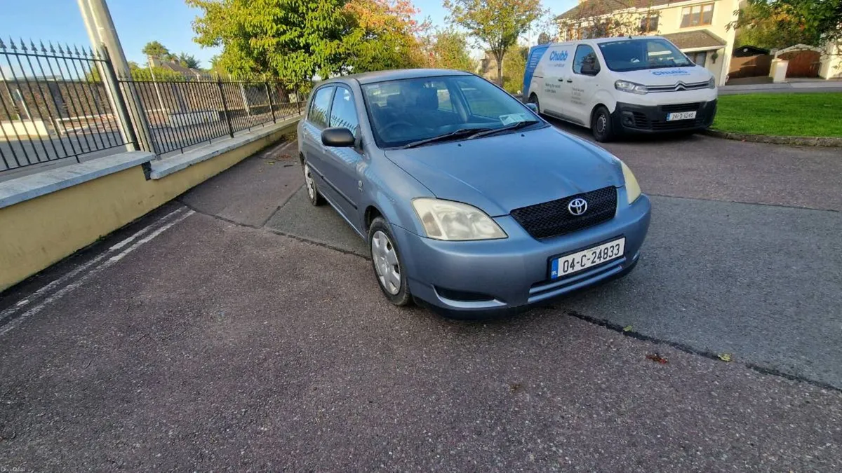 Toyota corolla - Image 4