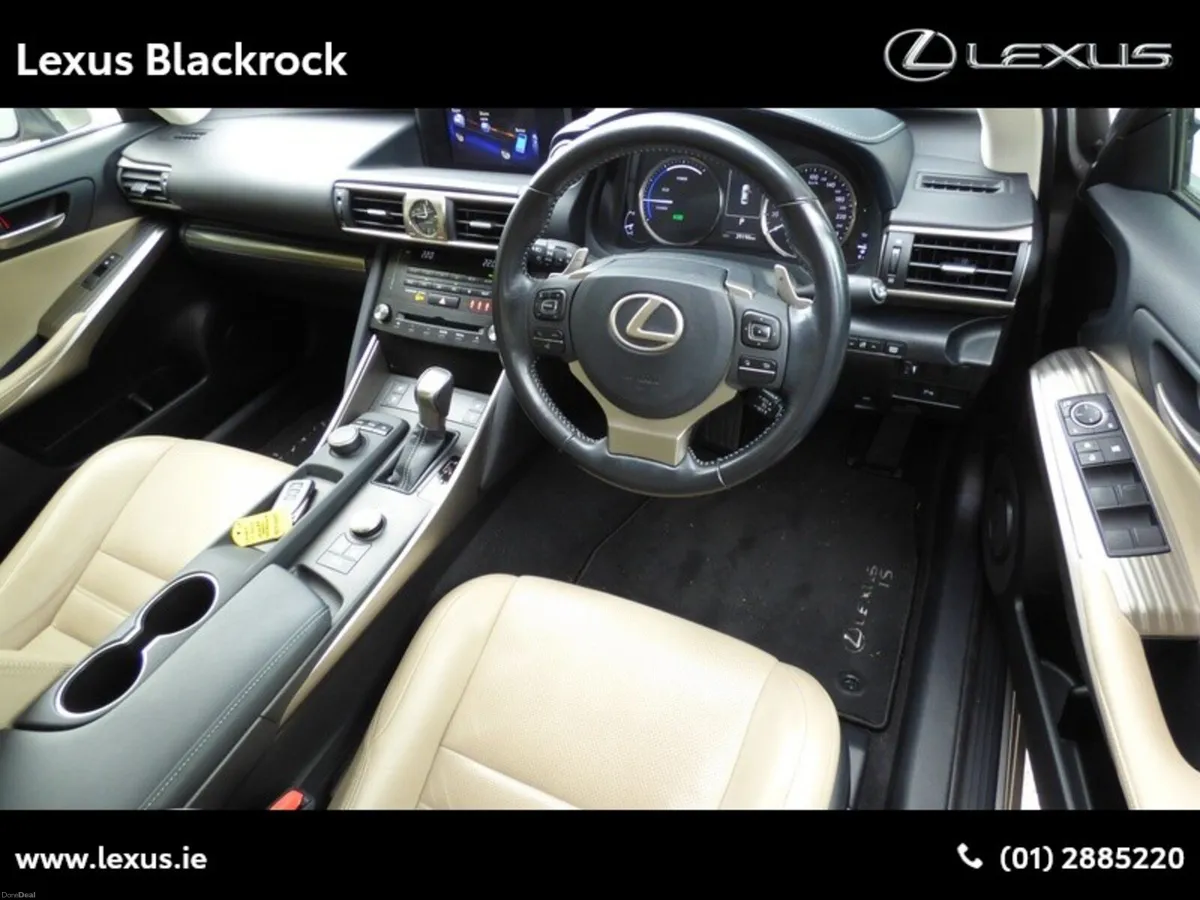 Lexus IS Hybrid Luxury - Image 2