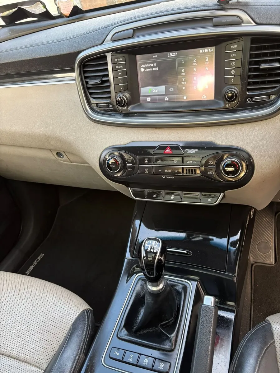 Kia Sorento 2016 - Image 6