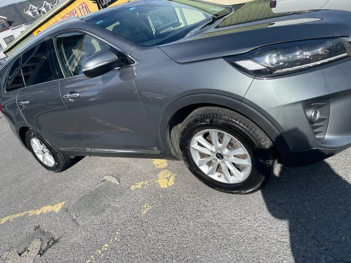 Kia Sorento - Image 4