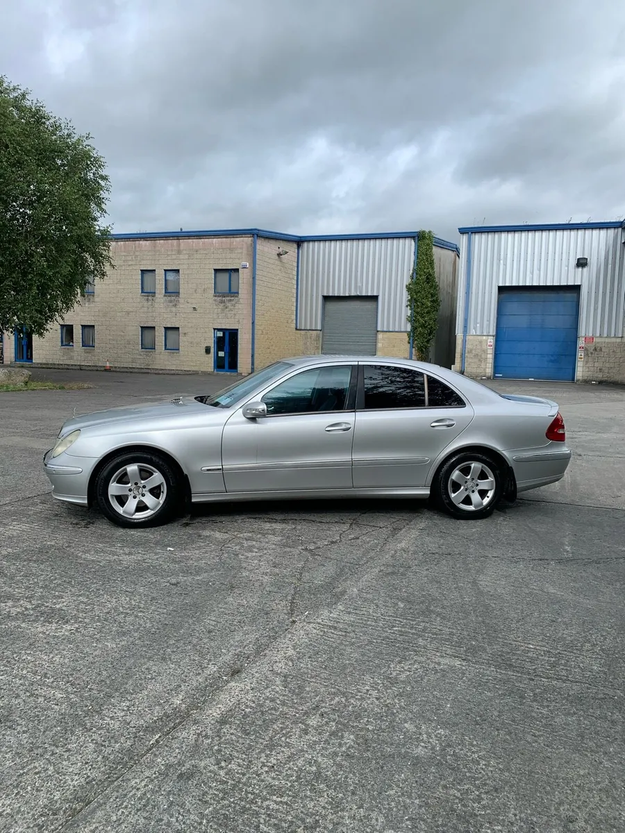 Mercedes E Class E220 - Image 4