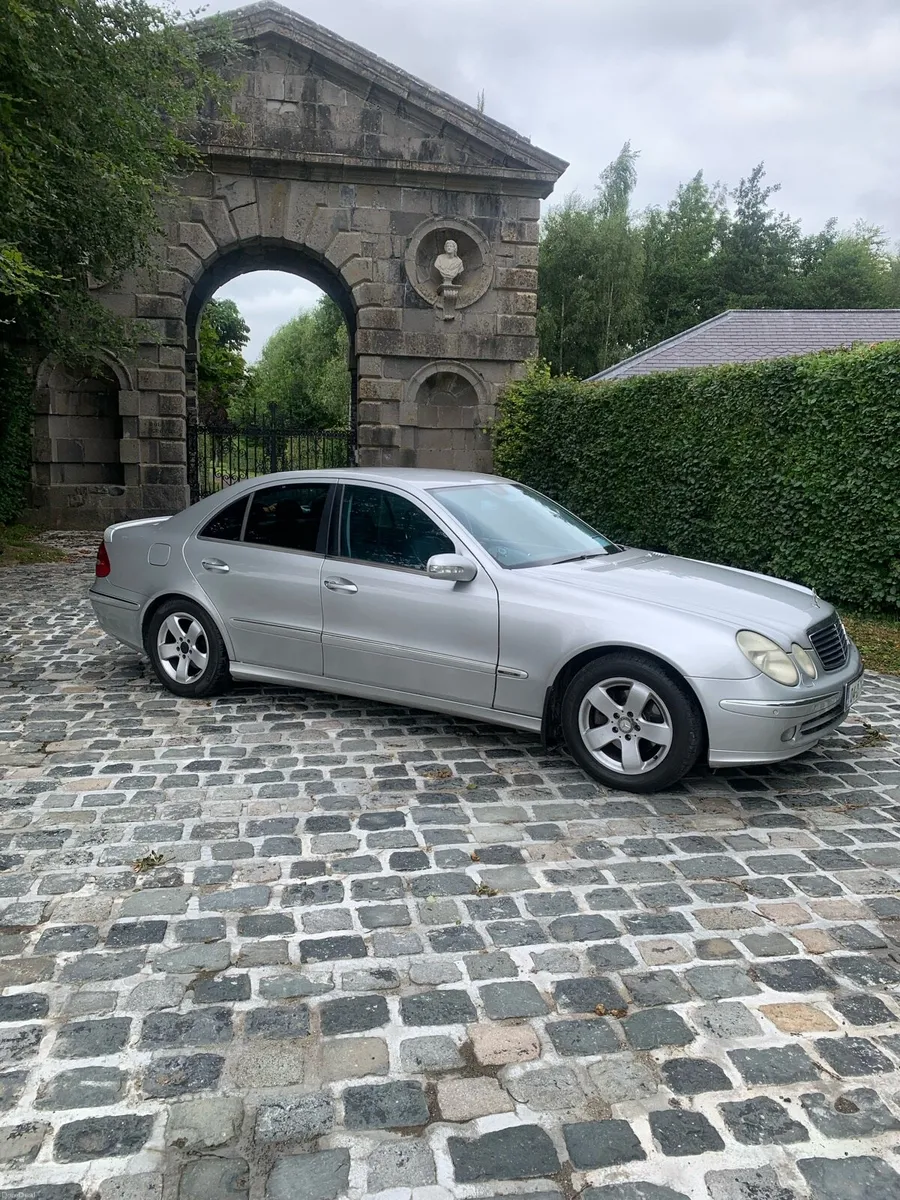 Mercedes E Class E220 - Image 2